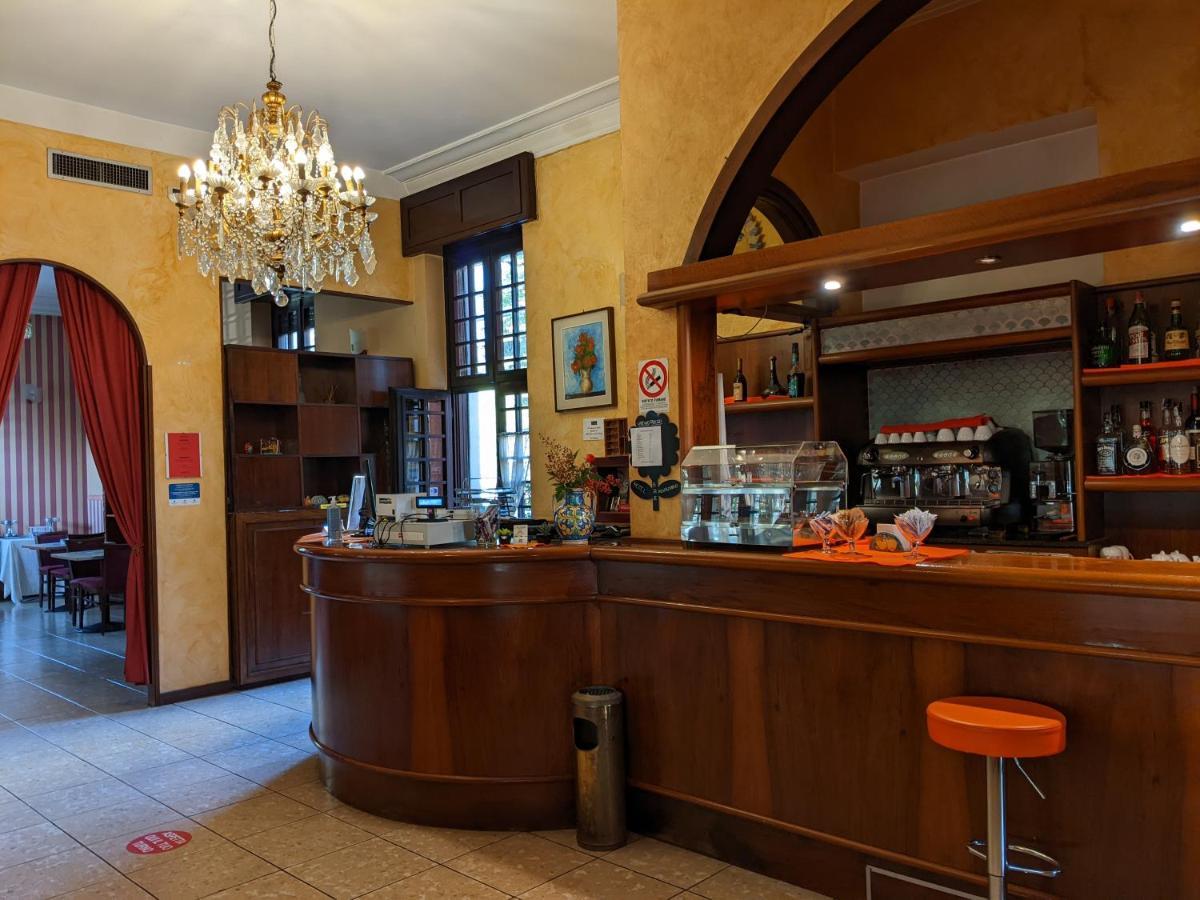 Hotel Montecarlo Castellanza Dış mekan fotoğraf