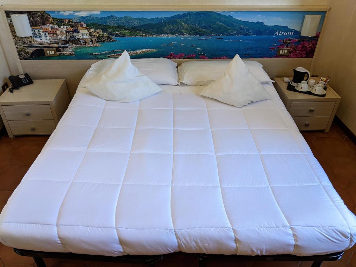 Hotel Montecarlo Castellanza Dış mekan fotoğraf